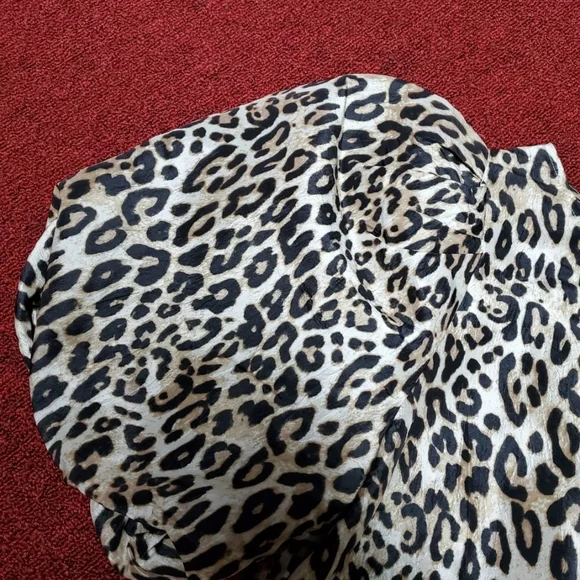 Leopard puff sleeve top - Picture 4 of 9